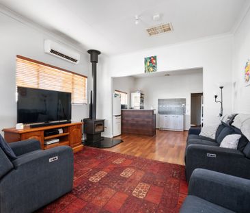 Neat & Tidy 4 X 1 Family Home - Photo 6