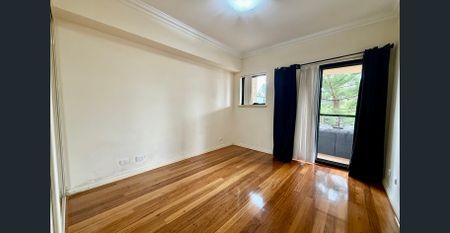 Stunning Marina-View Apartment in Dolphin Quays -Available NOW! - Photo 4