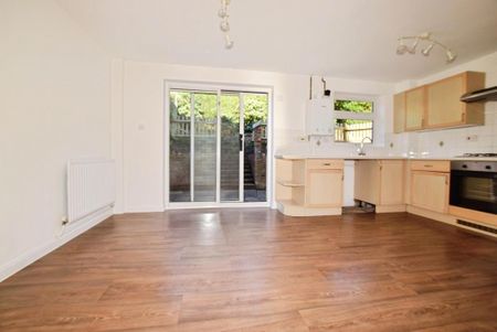 3 bedroom end of terrace house to rent - Photo 5