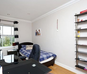 4 bedroom townhouse to rent - Photo 2