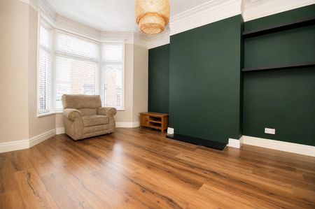 2 bedroom House To Let Total Size: 1012 SQ FT - Photo 3