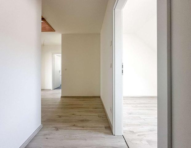 Lichtdurchflutet & modern! Stellplatz und Garage | Balkon | Fußbodenheizung | Grill- und Spielplatz - Foto 1