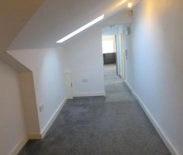 Eastway, Shaw, Oldham, OL2 - Photo 2