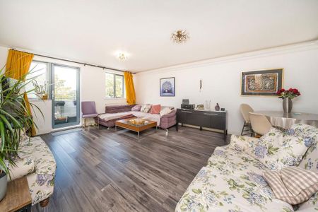 3 bedroom flat to rent - Photo 2