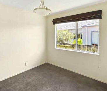 HIGHBURY- 3 BEDROOMS - Photo 1