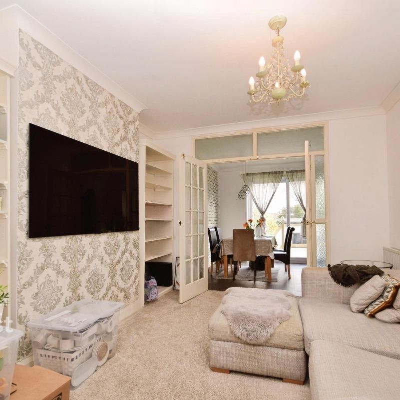 3 bedroom terraced house to rent - Photo 1