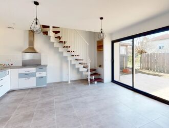 Location Maison 4 pièces 94 m2 à Revel - Photo 1