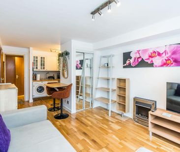 1 bedroom flat to rent - Photo 2