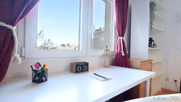 Room in a shared 7-bedroom apartment for rent in Hispanoamérica. - Photo 1