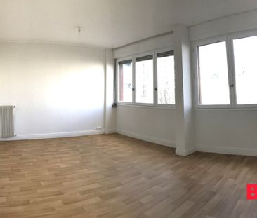 Location Appartement 5 pièces 134m² RENNES 35000 - Photo 4