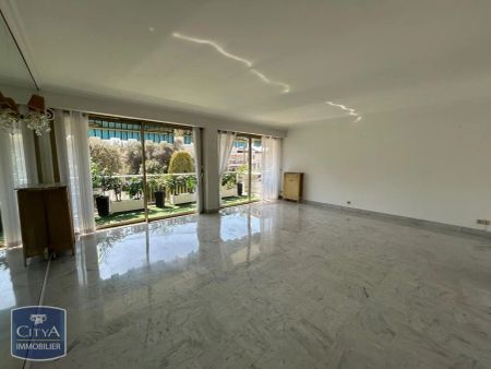 Appartement à louer 3 pièces 107.5m² - Photo 2