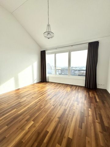 4.5-room penthouse apartment in Tuggen - Photo 2