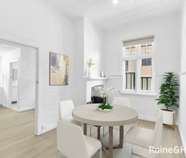 CHARMING FAMILY HOME - Photo 4