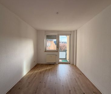 Moderne 3-Zimmer-Wohnung mit Balkon u. Außenstellplatz in Plauen – ... - Photo 6