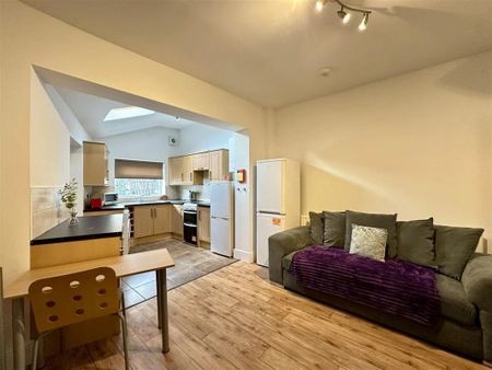 4 bedroom house share to rent - Photo 2