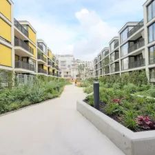 Traumhafte 3-Zimmer-Wohnung mit Terrasse und Garten - Foto 3