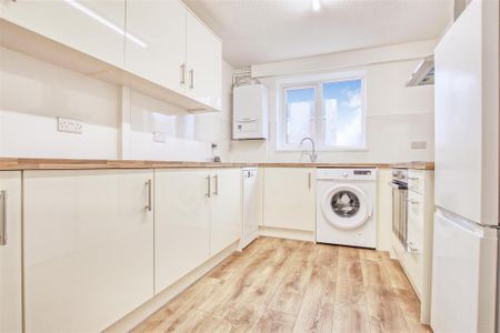 3 bedroom terraced house to rent - Photo 3