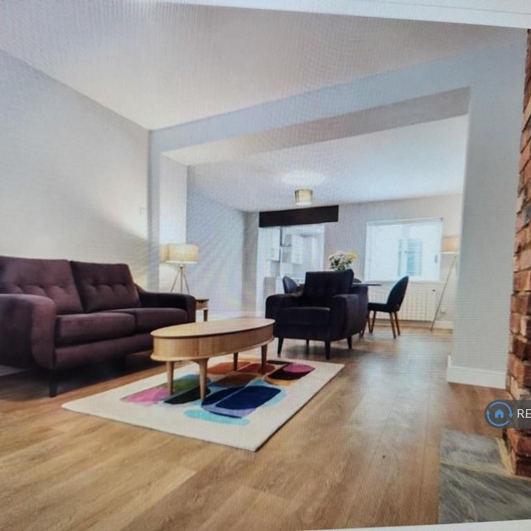 3 bedroom end of terrace house to rent - Photo 1