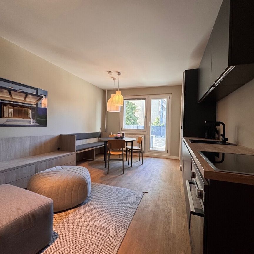 BESICHTIGUNG: 17.02 um 9:30 Uhr: Köpenicker Str 103: LUXUS 2-Zi-Whg mit 55 m² + RIESEN SÜD Terrasse - Foto 1