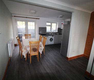 3 bedroom terraced house to rent - Photo 6
