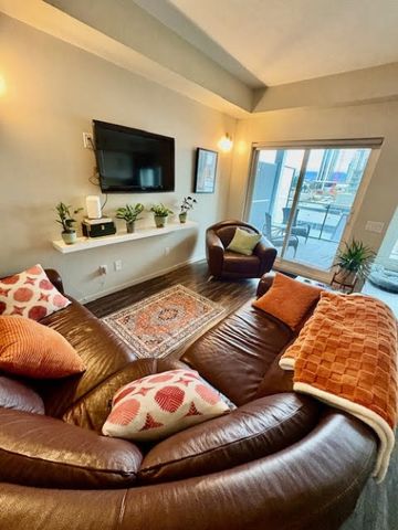 Sole on St. Paul – Great Location - Photo 2