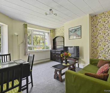 2 bedroom property to rent in London - Photo 2