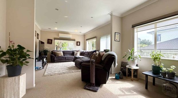 Executive home - 5 Bedrooms - 3 Bathrooms - Photo 1