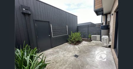 COMFORTABLE LIVING IN A CONVENIENT LOCATION - Photo 5