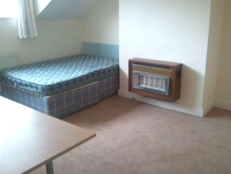 4 bedroom terraced house to rent - Photo 5