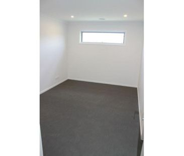 NEW MODERN THREE BEDROOM TOWNHOUSE WITH SOLAR - Photo 5