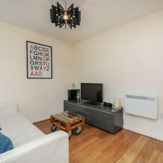 Slough, Berkshire, SL2 - Photo 1