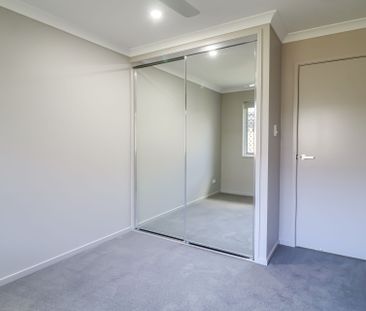 COASTAL COMFORT MEETS EASY LIVING AT 2 CHELSEA DRIVE! - Photo 5