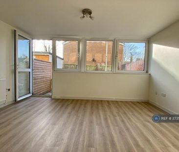 3 bedroom maisonette to rent - Photo 2