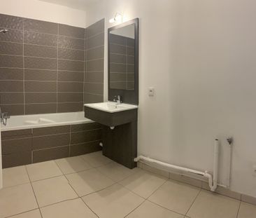 Location Appartement 3 pièces 65m² MONTREUIL 93100 - Photo 2