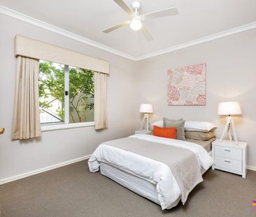 STUNNING TOWNHOUSE AVAILABLE UNTIL FEB 2027 - Photo 6