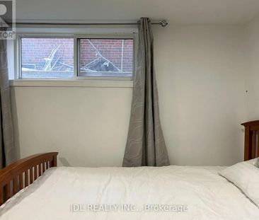 For Lease - 80 Mosedale Cres Crescent Unit# Master Bedroom, Toronto... - Photo 4