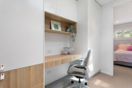 Peaceful 3 bed designer sanctuary of exquisite style & quality - Photo 5