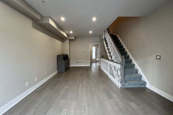 For Lease - 70 Suncrest Boulevard, Markham, Ontario - Photo 1