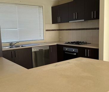 17 Webster Way, Pakenham - Photo 6