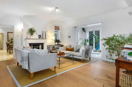 6 bedroom detached house to rent - Photo 5