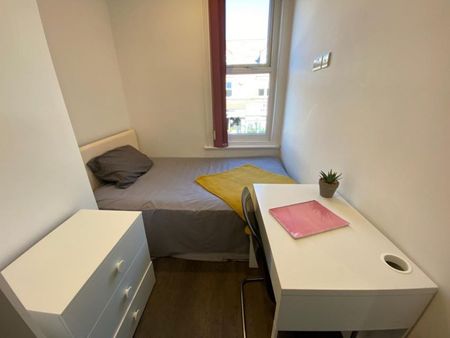 2 bedroom flat to rent - Photo 5