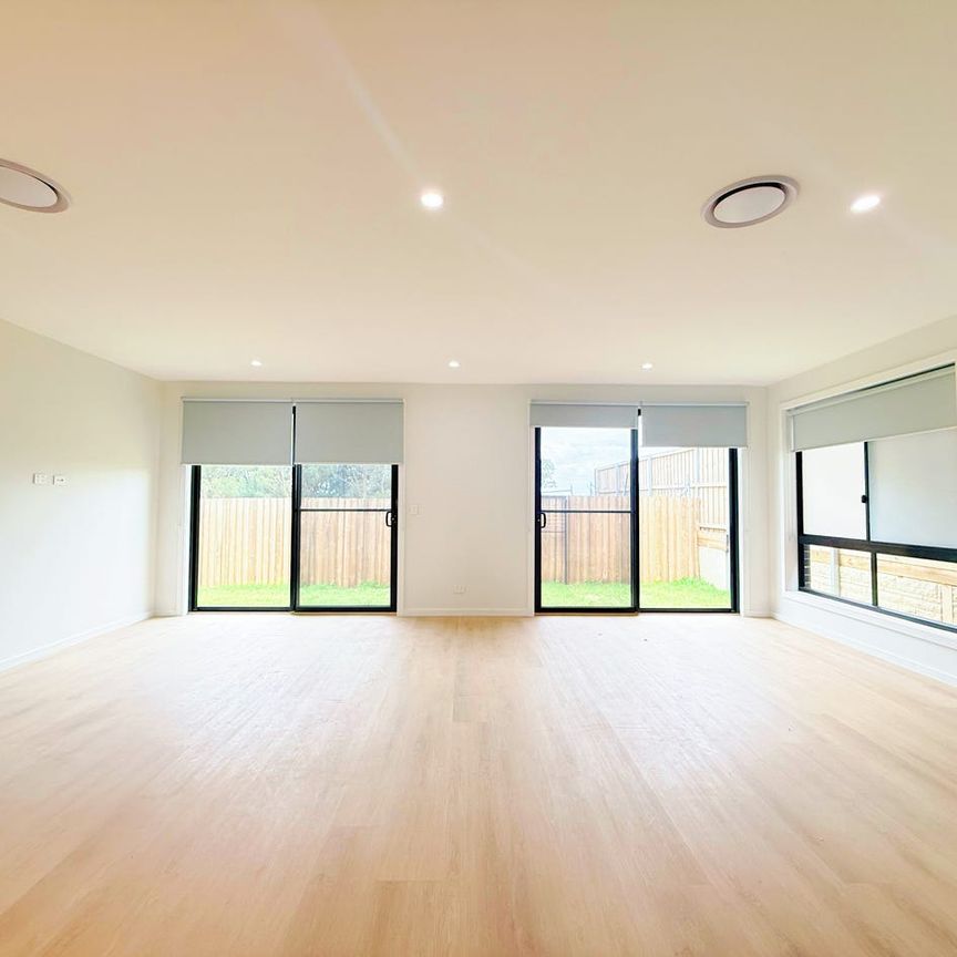 Brand New 5-Bedroom Family Home for Lease Now - Photo 1