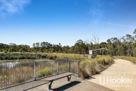 Great Location - Two Living Zones - Modern Living! - Photo 2