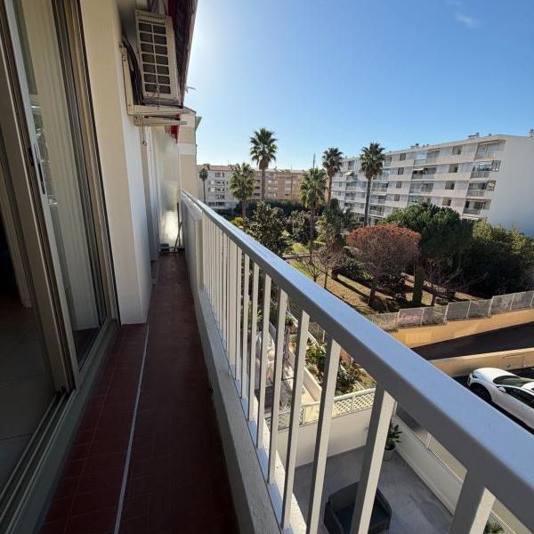 Location Appartement 1 pièce 24m² CANNES 06400 - Photo 1