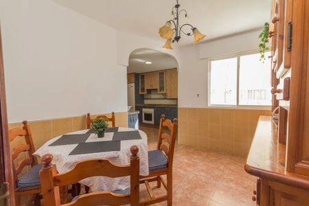 Calle Martínez de la Rosa, Málaga, Andalusia 29010 - Photo 3