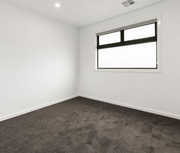 Spacious & Modern - Photo 3