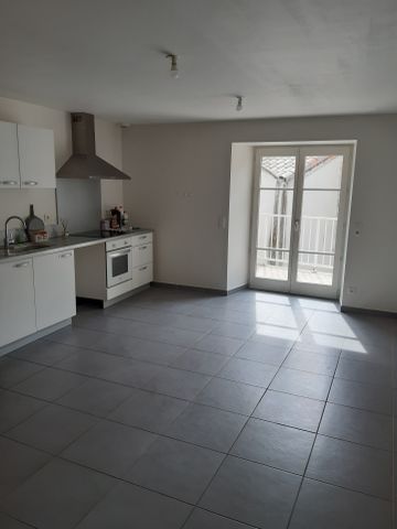 Location Appartement 3 pièces 60m² VERNOUX EN VIVARAIS 07240 - Photo 2