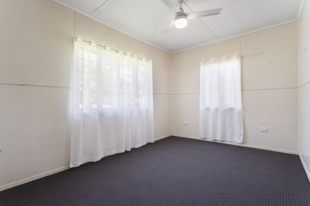 CHARMING CHARACTER COTTAGE - Photo 4