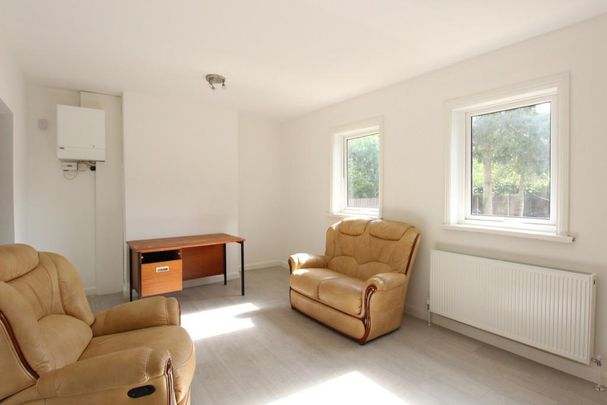 4 bedroom semi-detached house to rent - Photo 1