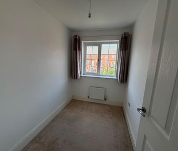 3 bedroom semi-detached house to rent - Photo 2